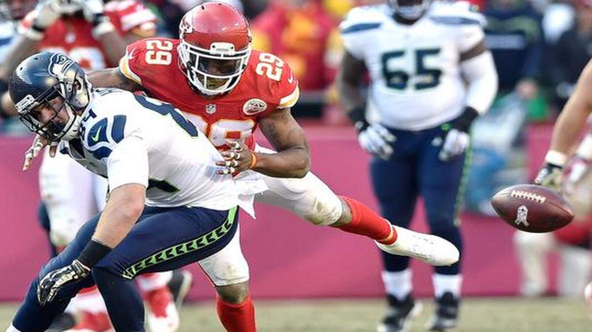 
Kansas City Chiefs strong safety Eric Berry (29) breaks up a pass intended for Seattle Seahawks tight end Cooper Helfet (84) with 1:53 remaining in the fourth quarter during Sunday's football game on November 16, 2014 at Arrowhead Stadium in Kansas City, Mo.
