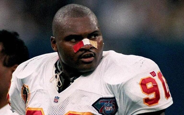 Chiefs great Neil Smith among former players in KC’s corner for Super Bowl LIV