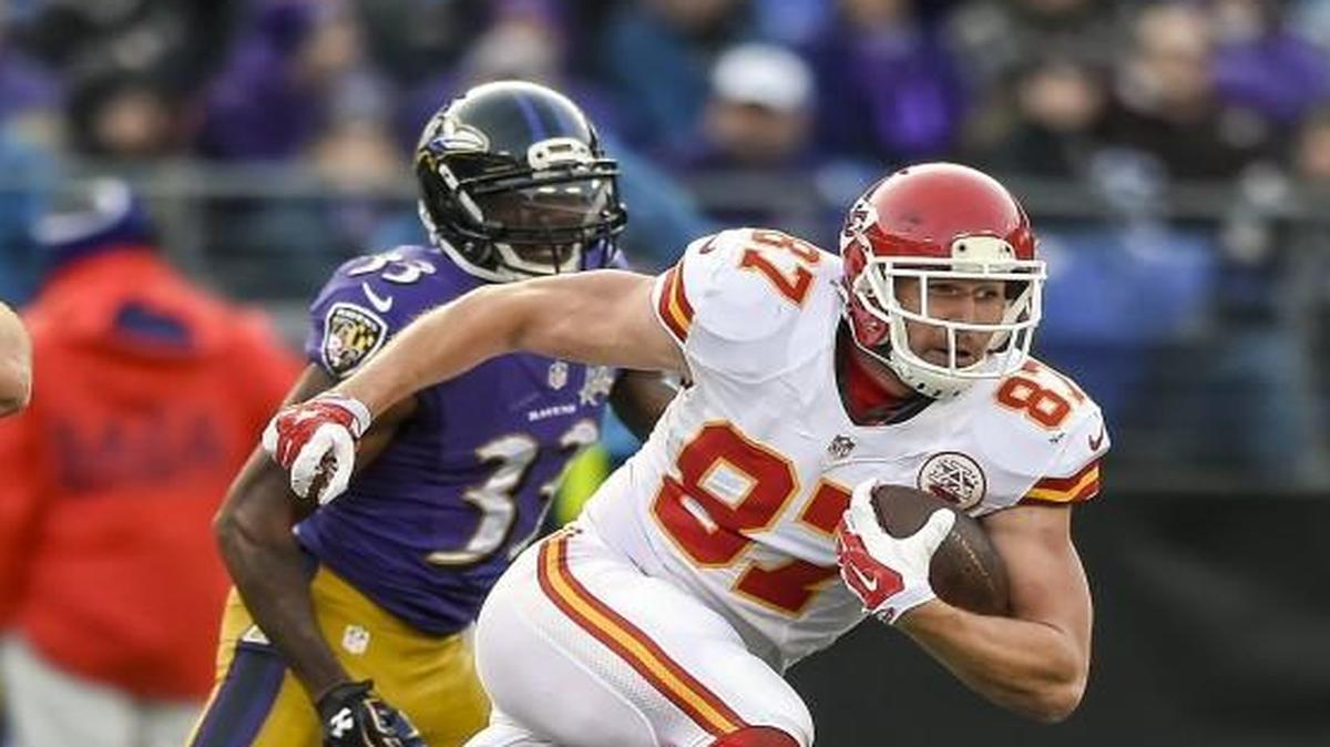Kansas City Chiefs tight end Travis Kelce gained 29 yards on a fourth-quarter pass reception against the Baltimore Ravens on Sunday.