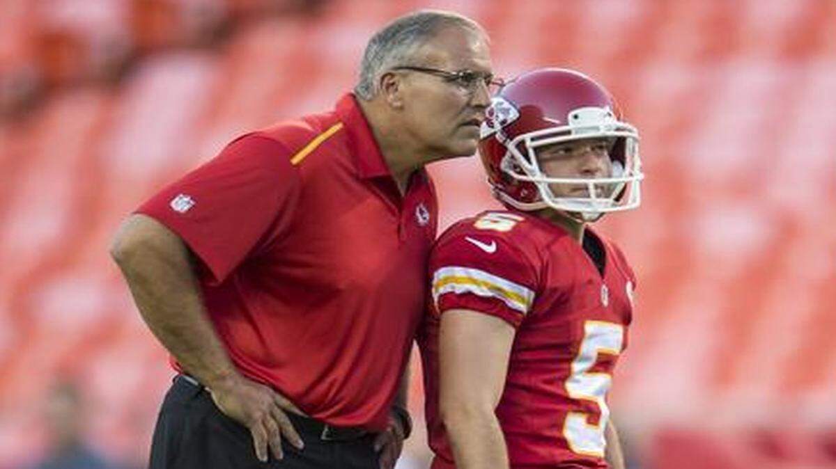 
Chiefs special teams coordinator Dave Toub, left, gave kicker Cairo Santos some advice during a recent pre-game warmup.
