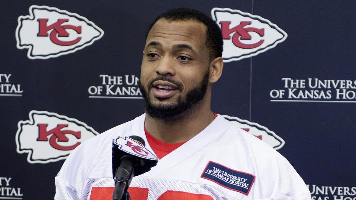 Chiefs inside linebacker Derrick Johnson on Wednesday agreed to a three-year contract extension with the team, a source told The Star.