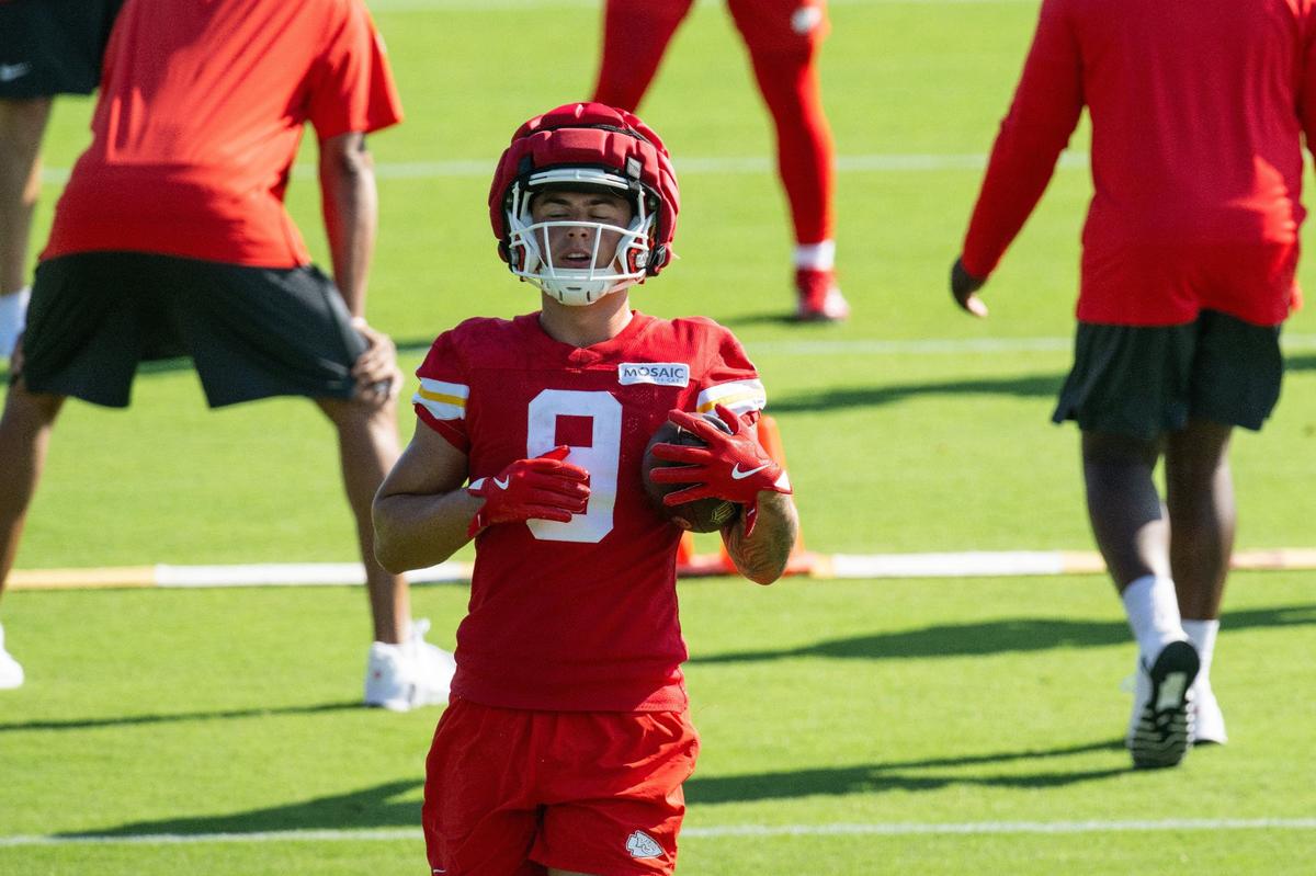 Kansas City Chiefs running back Louis Rees-Zammit (9) runs a drill during Chiefs training camp on Thursday, July 18, 2024, in St. Joseph.