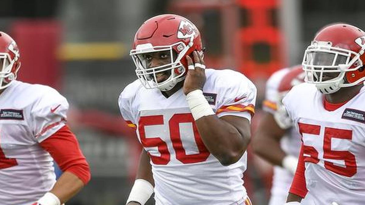 Chiefs outside linebacker Justin Houston (50) might not return to game action this Sunday.