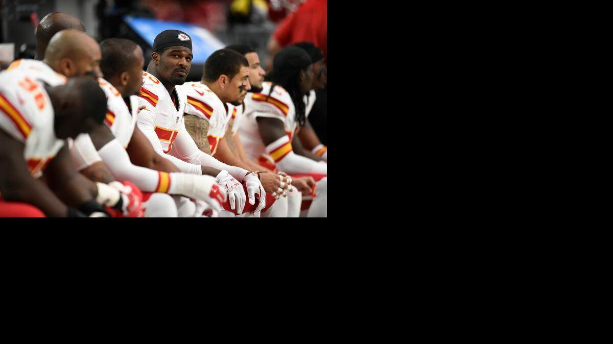 
Chiefs linebacker Dee Ford (center) has done more watching and learning than playing this season. He has been used almost exclusively on special teams during this, his rookie season. But the Chiefs have high hopes for him in years to come.
