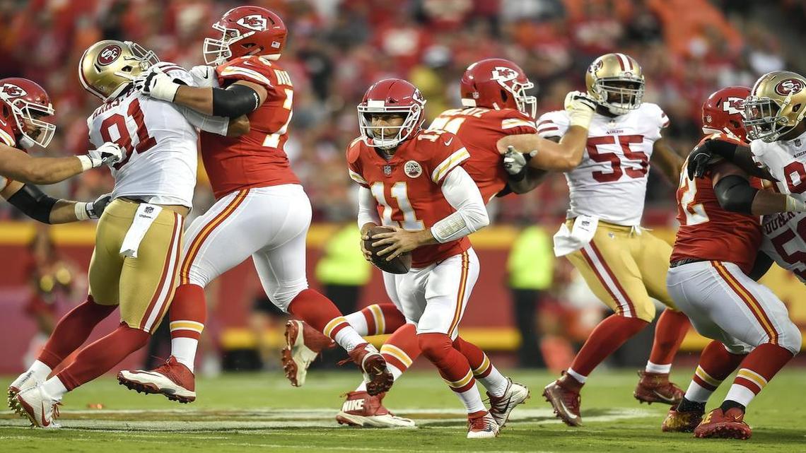 Kansas City Chiefs quarterback Alex Smith (11) scrambled for a 10-yard run in the first quarter against the San Francisco 49ers during the teams’ first NFL preseason game, August 11, 2017 at Arrowhead Stadium.