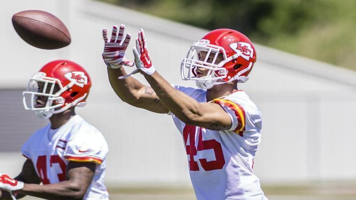 
Cornerback Justin Cox caught a ball on May 18, 2015 during the Chiefs' three-day rookie minicamp at the Chiefs' practice facility in Kansas City.
