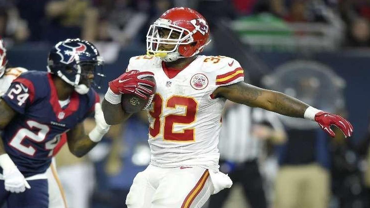 Chiefs running back Spencer Ware made it to the end zone for a 5-yard touchdown run early in the fourth quarter of Saturday’s playoff game against the Texans.
