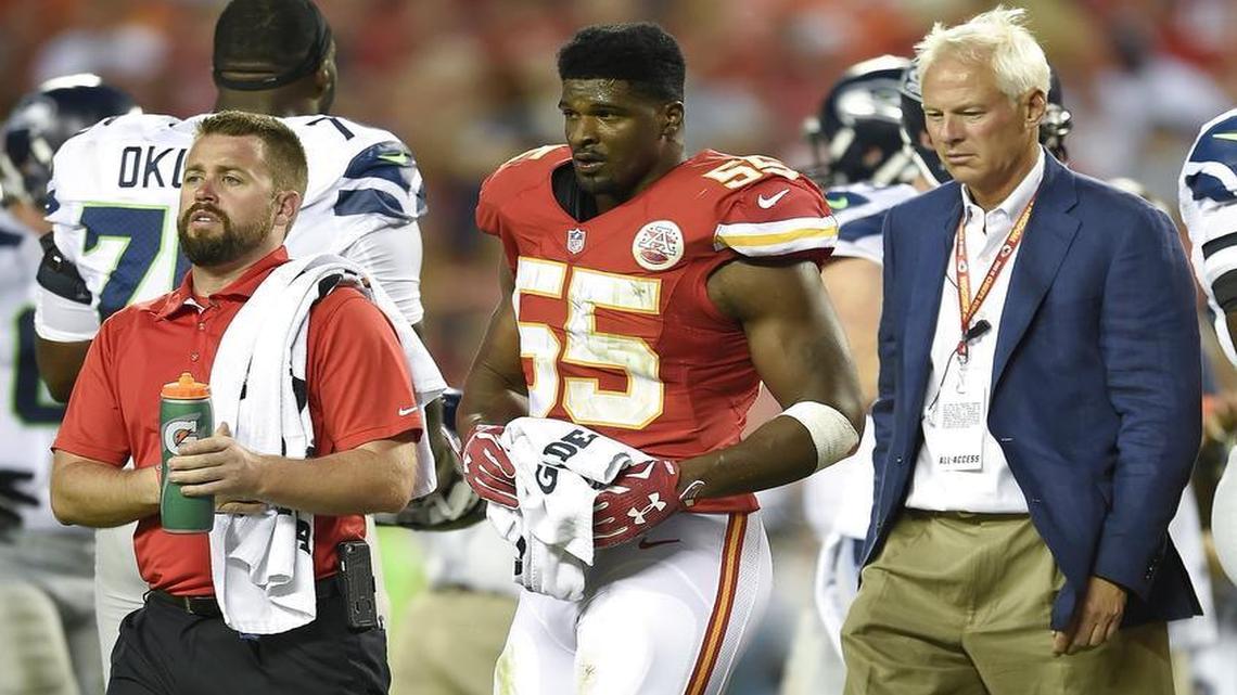 
Chiefs linebacker Dee Ford left the field after sustaining a rib injury during the second quarter of Friday night’s game against Seattle at Arrowhead Stadium. He later returned.
