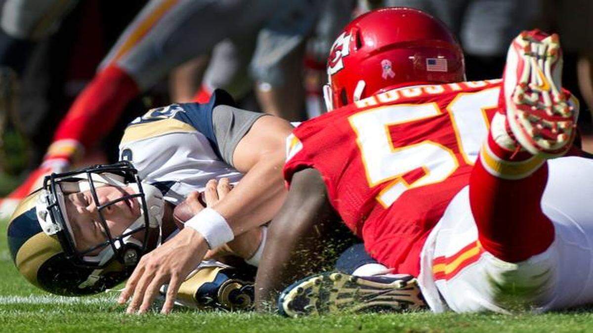 
The Chiefs beat the St. Louis Rams 34-7 on Sunday at Arrowhead Stadium. Chiefs outside linebacker Justin Houston (50) sacked Rams quarterback Austin Davis in the first quarter.

