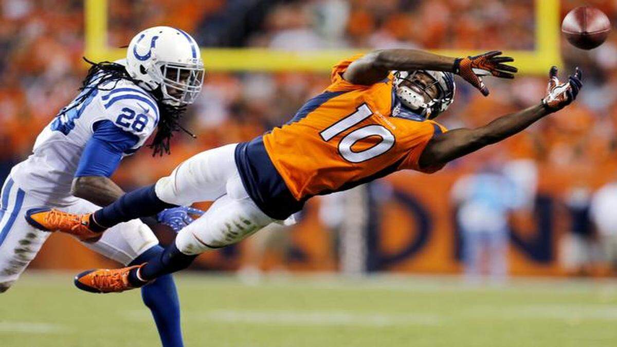 
Denver Broncos wide receiver Emmanuel Sanders couldn’t make a catch against Indianapolis Colts cornerback Greg Toler in Sunday’s game.
