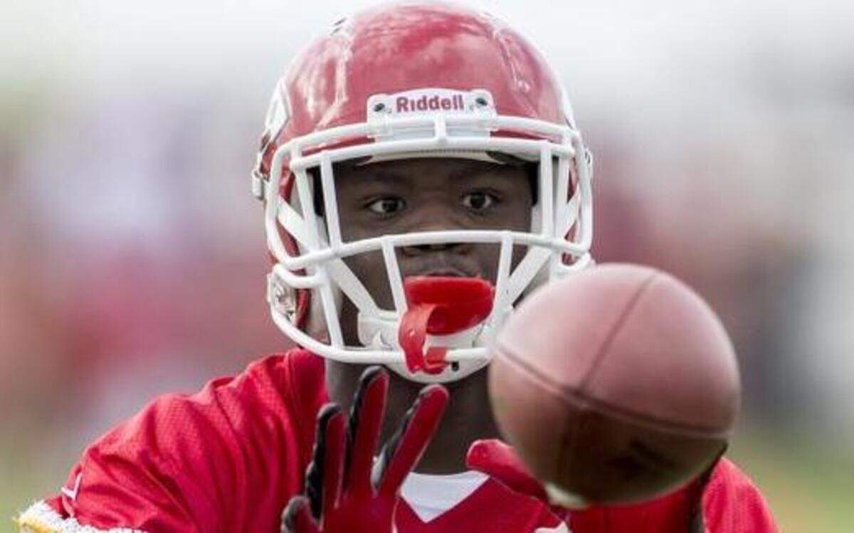 Tight end Demetrius Harris spent last season on the practice squad.{lt}252{gt}{lt}137,2014/08/19,McKee/c Jason1{gt}(47) caught a pass during drills on Friday morning during Kansas City Chiefs summer training camp practice at Missouri Western State University in St. Joseph, Mo.{lt}137{gt}