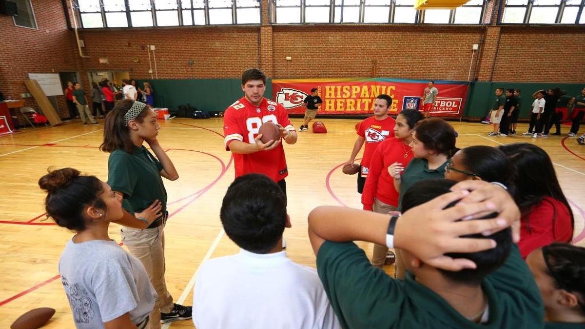 
Chiefs tight end Brian Parker spent nearly an hour Tuesday directing approximately 40 students ages 11 to 14 in a series of NFL-style drills in a a Play 60 clinic at at Alta Vista Middle School in Kansas City. The clinic is part of the National Football League’s ongoing effort to promote health and wellness in daily life among children. 
