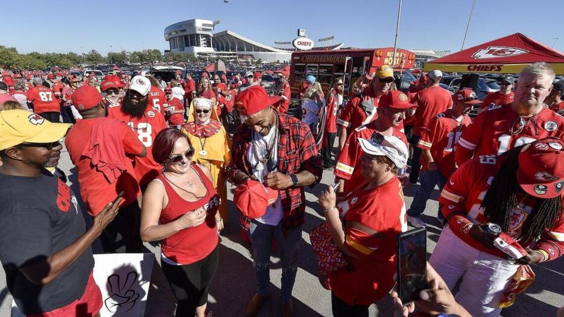 Former Chiefs star believes he has CTE at age 46. A test could be coming soon
