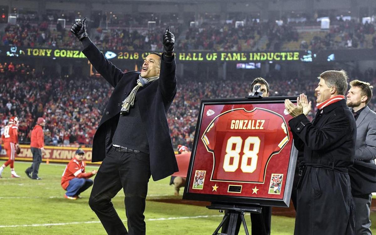 Former Kansas City Chiefs tight end Tony Gonzalez acknowledges fans after being inducted into team’s Ring of Honor during halftime of Thursday’s football game on December 13, 2018 against the Los Angeles Chargers at Arrowhead Stadium in Kansas City, Mo.