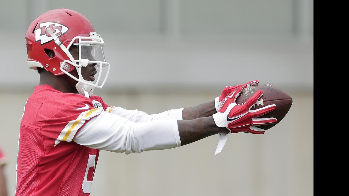 
Kansas City Chiefs wide receiver Da'Rick Rogers participates in a drill during an NFL football organized team activity Thursday, June 11, 2015, in Kansas City, Mo. 
