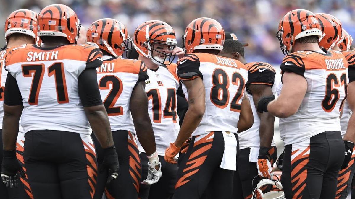 
Bengals quarterback Andy Dalton (center, facing camera) has only been sacked two times this year.
