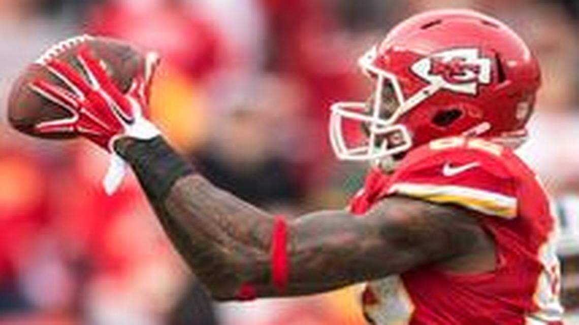 
Defended by Oakland Raiders cornerback T.J. Carrie (38), Chiefs wide receiver Dwayne Bowe (82) caught a 21-yard catch in the third quarter Sunday at Arrowhead Stadium. The Chiefs won the game 31-13.
