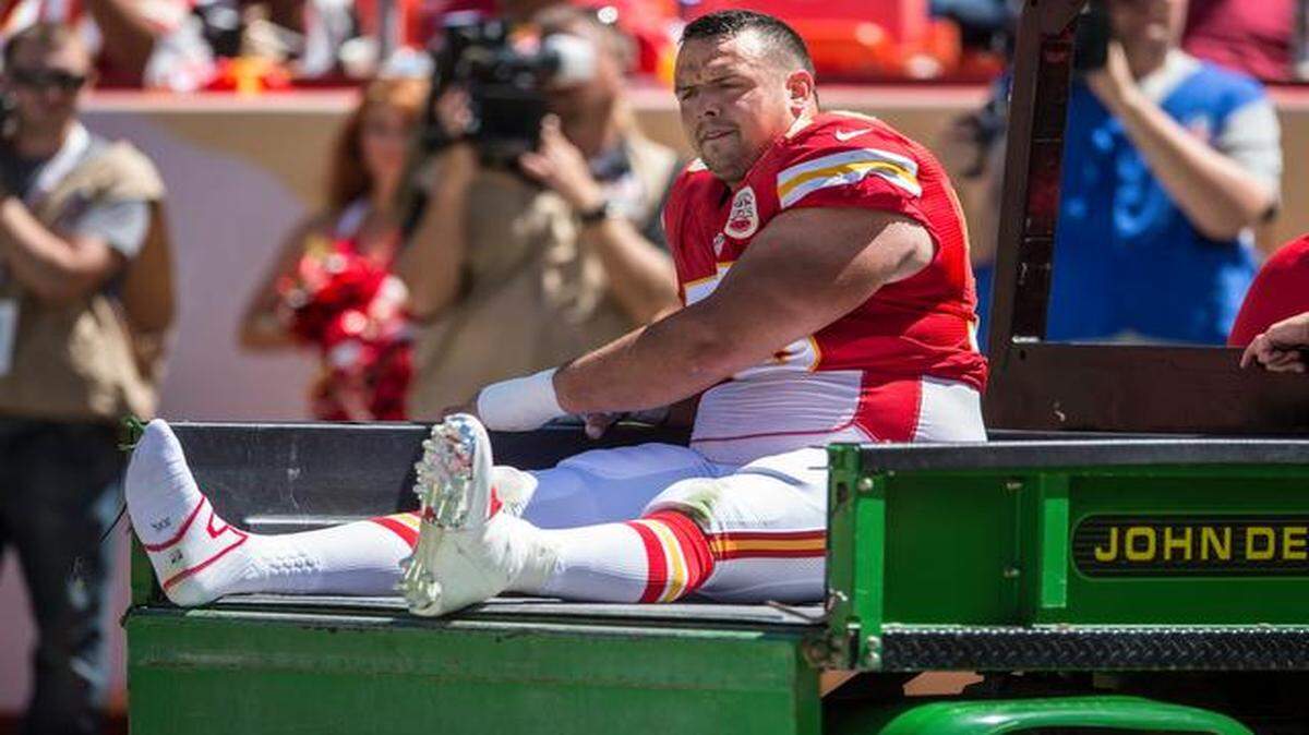 
The Chiefs lost defensive lineman Mike DeVito (70) when he ruptured his Achilles tendon Sunday against the Tennessee Titans, one quarter after teammate Derrick Johnson suffered the same injury.
