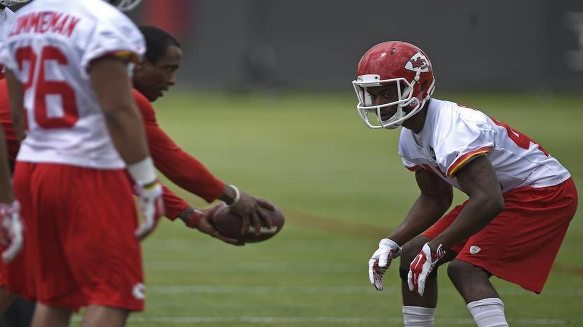
De’Vante Bausby (right) took part in drills during the Chiefs’ rookie minicamp Saturday.
