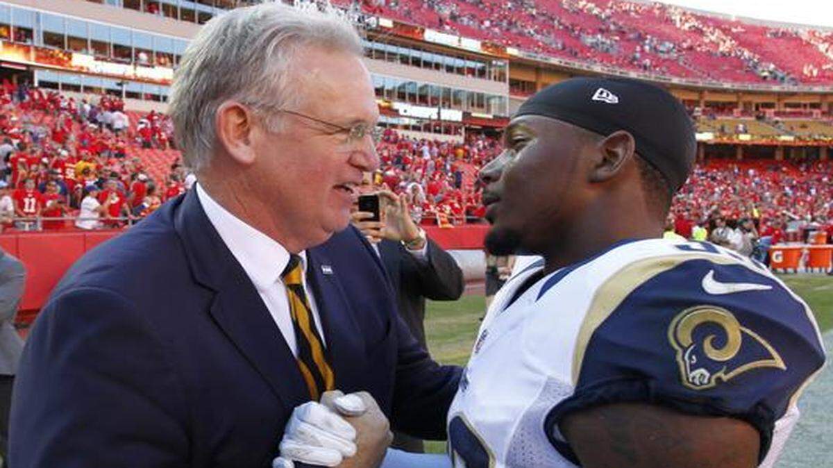 
In addition to playing in his hometown Sunday against the Chiefs, Rams rookie cornerback E.J. Gaines, also a former standout at Missouri, got the chance to talk with Gov. Jay Nixon on the sidelines at Arrowhead Stadium.
