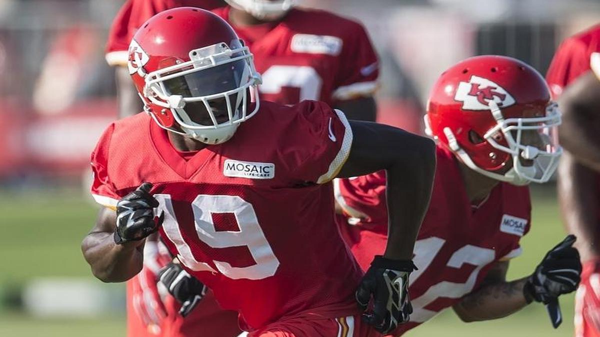 The Chiefs’ Jeremy Maclin (left) recruited fellow receivers Albert Wilson (right) and Chris Conley to work out with him in Kansas City.