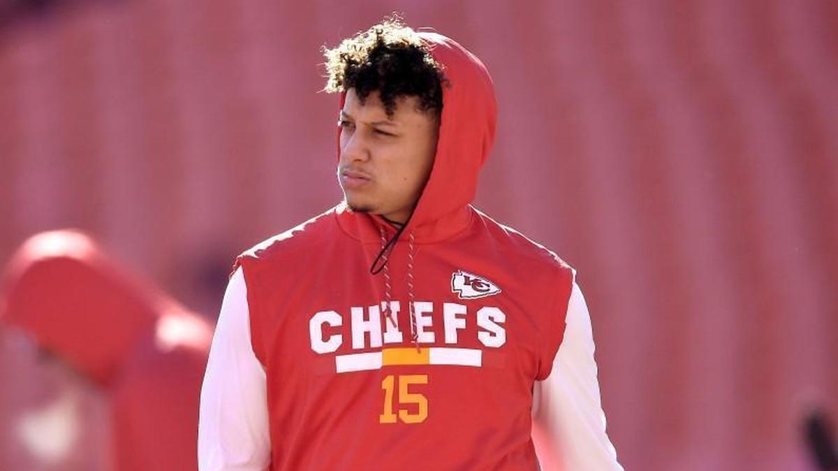 Playing it cool for now, Chiefs quarterback Patrick Mahomes dropped in at the site of Sunday’s Super Bowl. With this week’s trade of Alex Smith to Washington, Mahomes figures to be the Chiefs’ starter this fall.