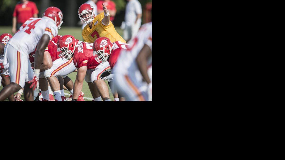 
Quarterback Aaron Murray (right) will be one of the players trying to cement a roster spot as the Chiefs move through the preseason. 
