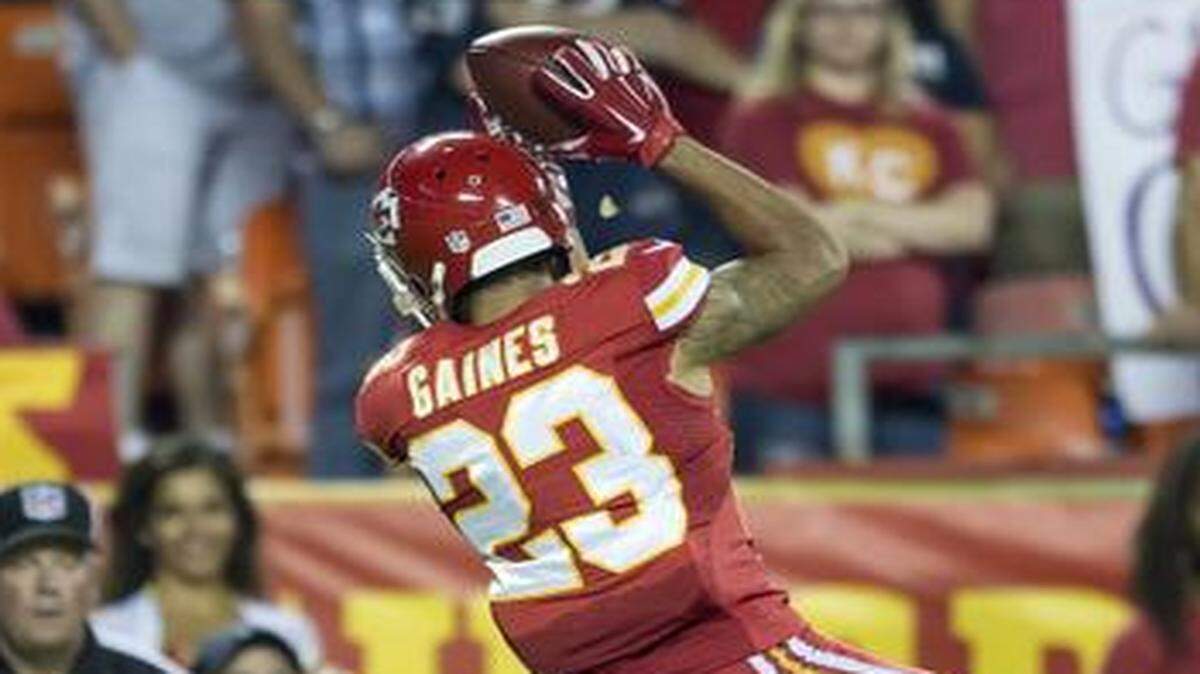
 Chiefs cornerback Philip Gaines downed a punt near the goal line Monday against the New England Patriots at Arrowhead Stadium.
