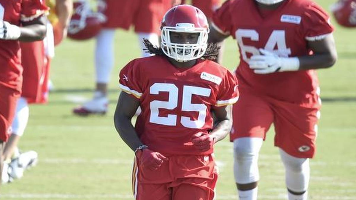 Chiefs running back Jamaal Charles (25) has been practicing but did not play in any of the team’s preseason games.