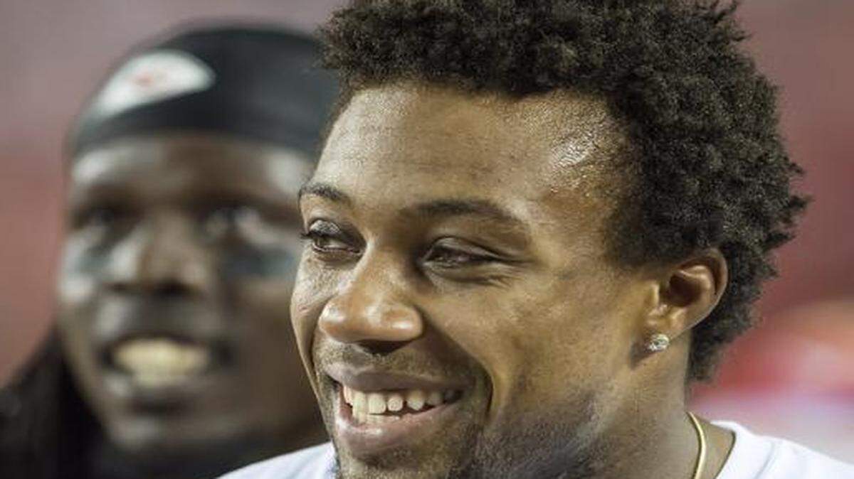 
Clark Hunt, the Chiefs’ chairman, and Dorsey, the team’s general manager, flew into Atlanta on Monday to visit safety Eric Berry, 26, who is battling Hodgkin lymphoma. “We spent two hours together over his parents’ house, hung out with the whole family — mom, dad, brothers,” Dorsey said. “He was laughing, he was in good spirits.”

