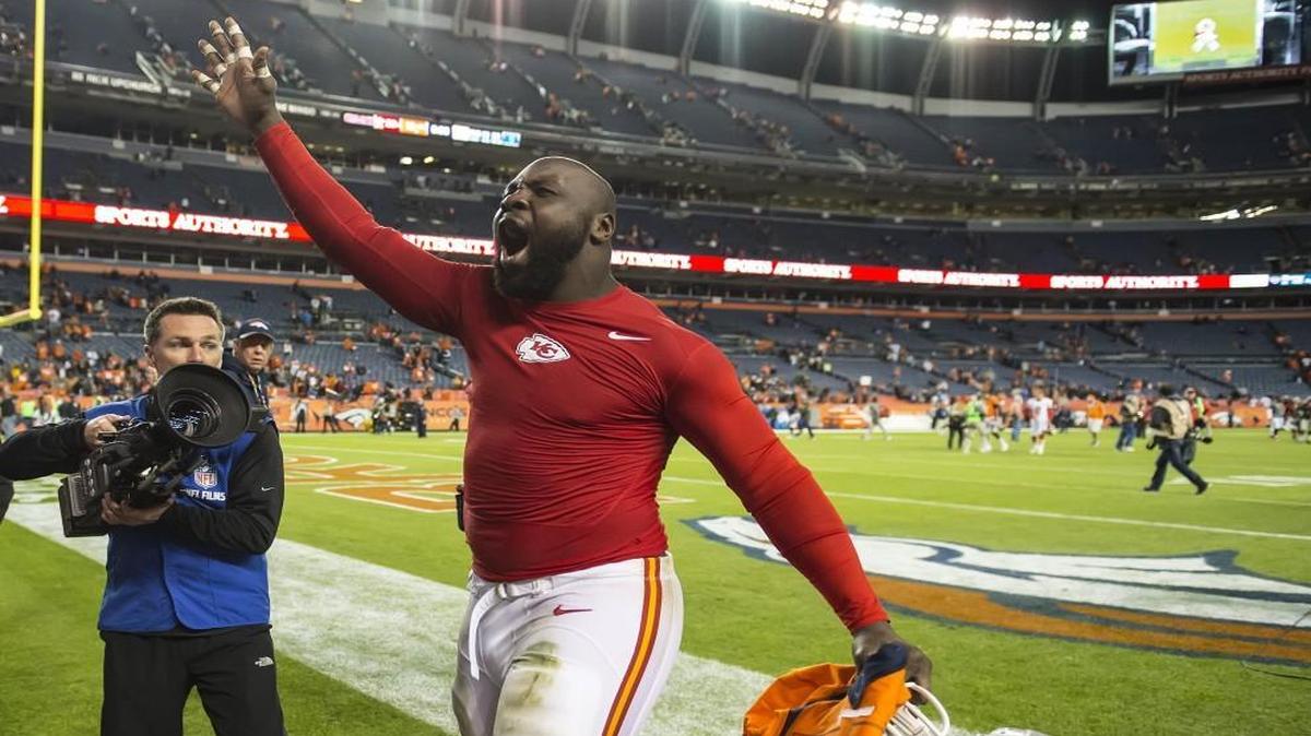Chiefs outside linebacker Tamba Hali says the knee that bothered him through much of the 2015 season is already feeling a lot better.
