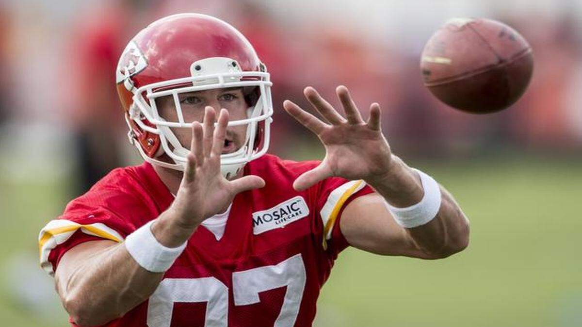 
Kansas City Chiefs tight end Travis Kelce caught a pass on Friday morning during Kansas City Chiefs summer training camp practice at Missouri Western State University in St. Joseph, Mo.
