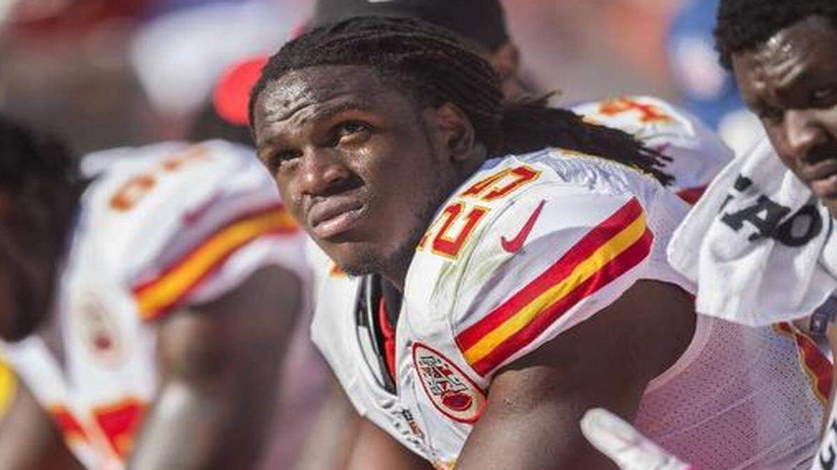 
Coach Andy Reid said the Chiefs could have done a better job of giving running back Jamaal Charles (above) more carries in Sunday’s 22-17 loss to the 49ers.
