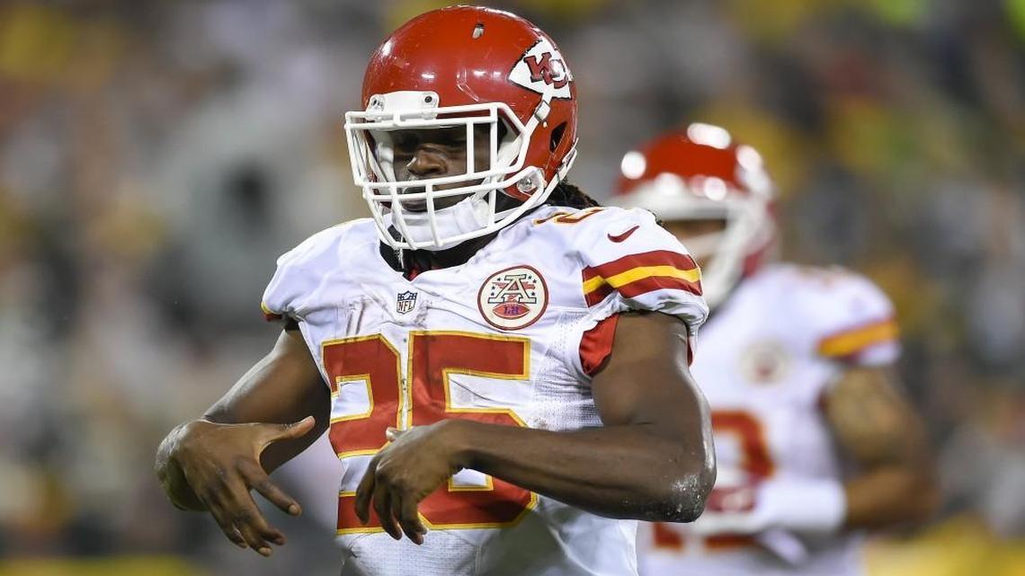 Kansas City Chiefs running back Jamaal Charles has joined other NFL players in having stem-cell treatment after suffering a torn ACL.