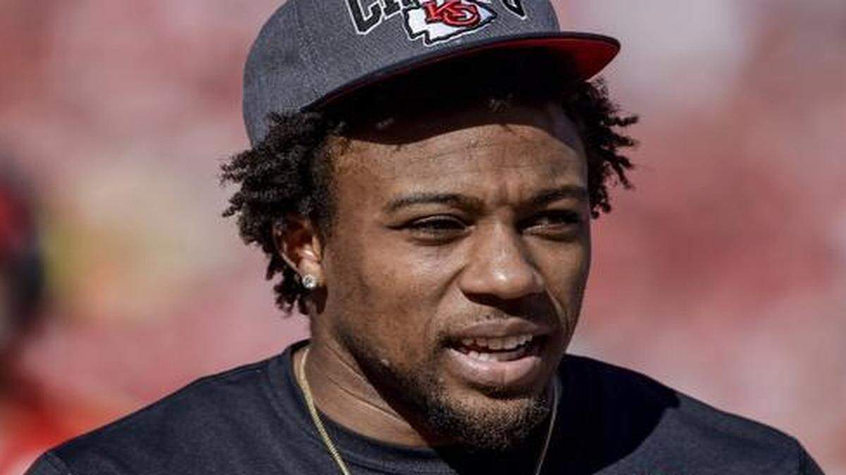 
“He’s doing well in that treatment process, but that’s a tough process to go through,” Chiefs chairman Clark Hunt said Wednesday about safety Eric Berry’s battle with Hodkin lymphoma. General manager John Dorsey and coach Andy Reid gave similar updates on Berry’s status at the NFL’s annual meetings this week in Phoenix.
