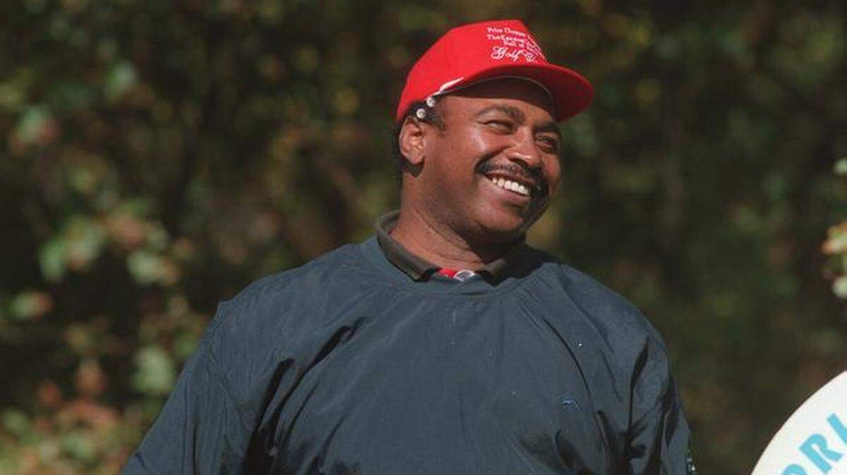 FILE: Already a member of the Pro Football Hall of Fame, former Chiefs linebacker Willie Lanier will join the College Football Hall of Fame.