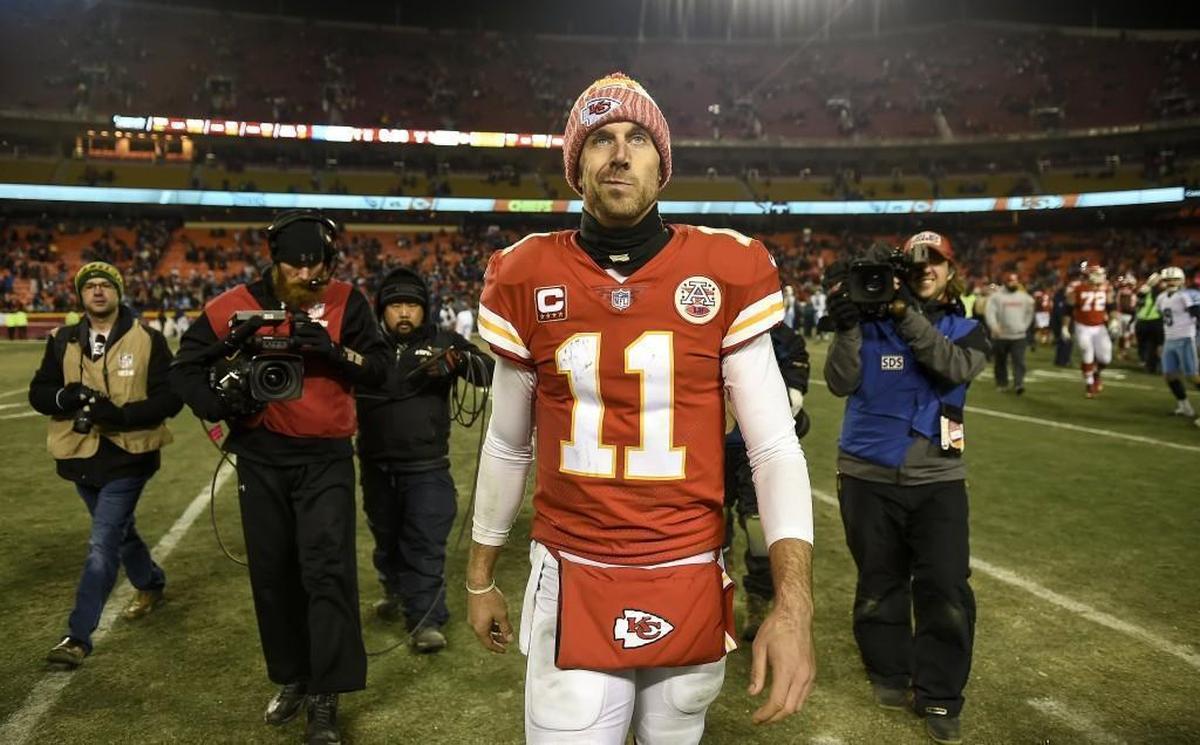 Chiefs quarterback Alex Smith walks off the field after Kansas City’s 22-21 loss to the Tennessee Titans in 2018 at Arrowhead Stadium.