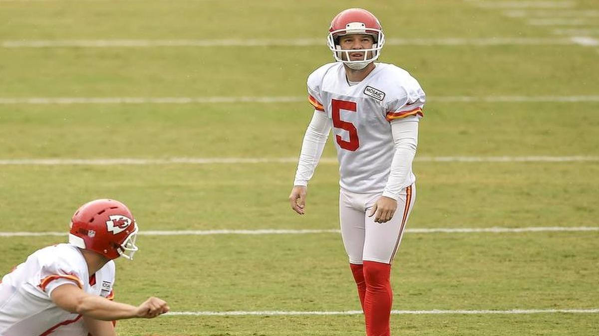 Chiefs kicker Cairo Santos lined up a field-goal attempt during training camp in St. Joseph.