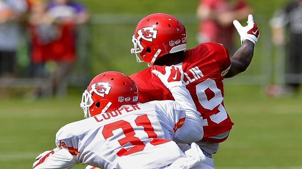 
Marcus Cooper’s defense on Jeremy Maclin led to a short scuffle between the two players on Sunday at Chiefs training camp in St. Joseph.
