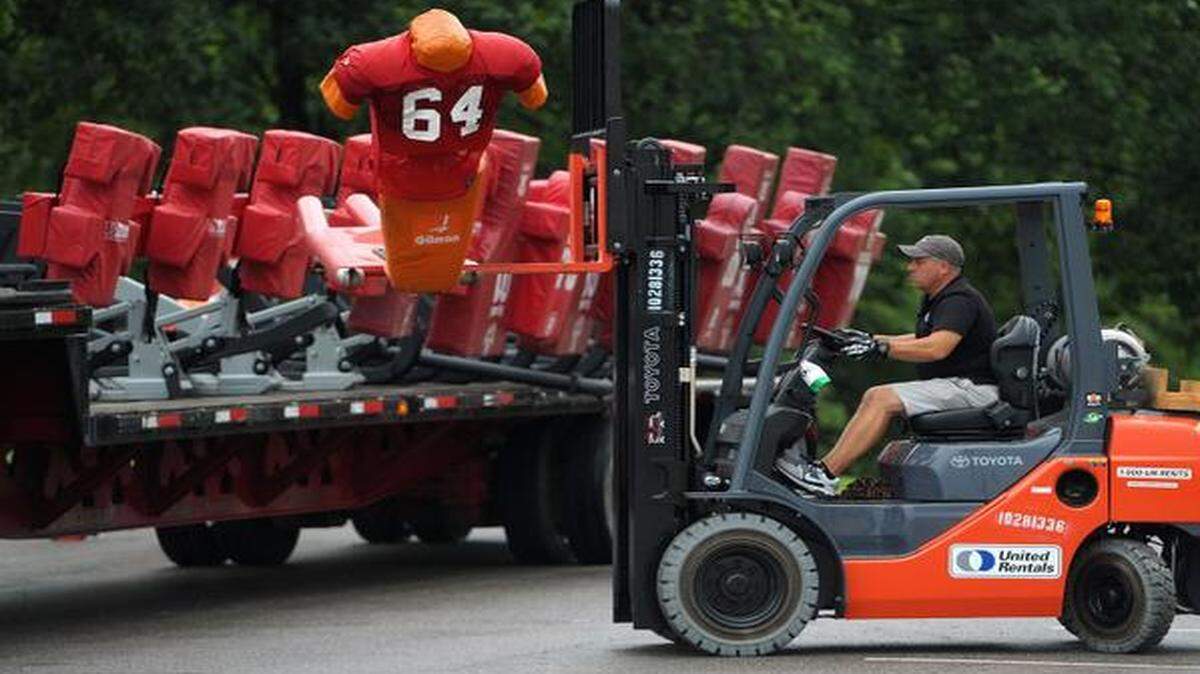 
Chiefs personnel unloaded equipment Monday at Missouri Western State University in St. Joseph, Mo. 
