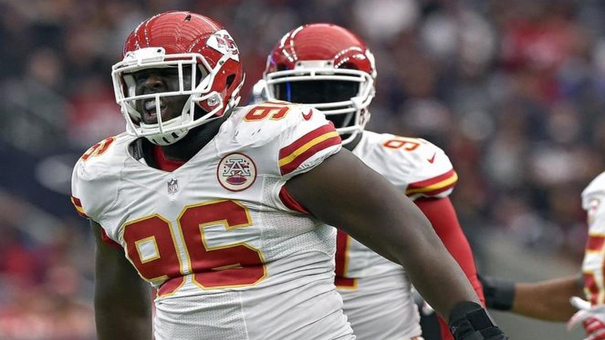 The Chiefs kept defensive end Jaye Howard in the fold this week, inking the big man to a new contract.