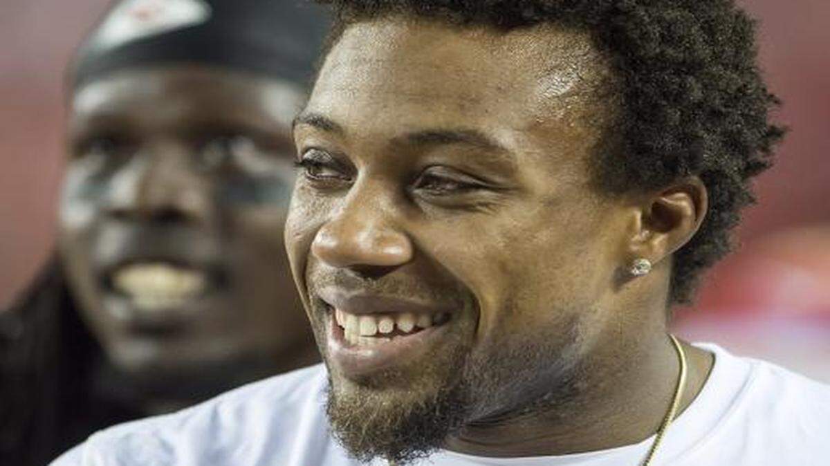 
It appears Eric Berry’s treatment for Hodgkin lymphoma continues to go well. Berry’s younger brother Evan — a sophomore defensive back for the Tennessee Volunteers — told the media Tuesday in Knoxville that his older brother, a safety for the Chiefs, was doing well as he undergoes treatment.
