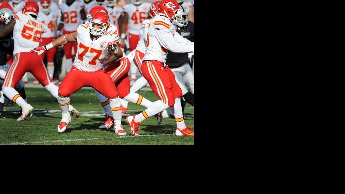 
Kansas City Chiefs defensive end (center) Mike Catapano in action on a kickoff during a game against the Oakland Raiders played on Sunday, Dec. 15, 2013. 
