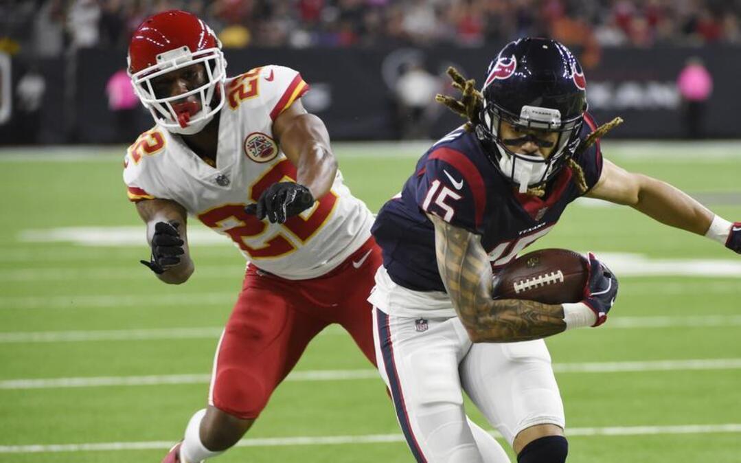 After Houston’s Will Fuller scored a 48-yard touchdown in the fourth quarter Sunday, Chiefs cornerback Marcus Peters got angry on the sideline.