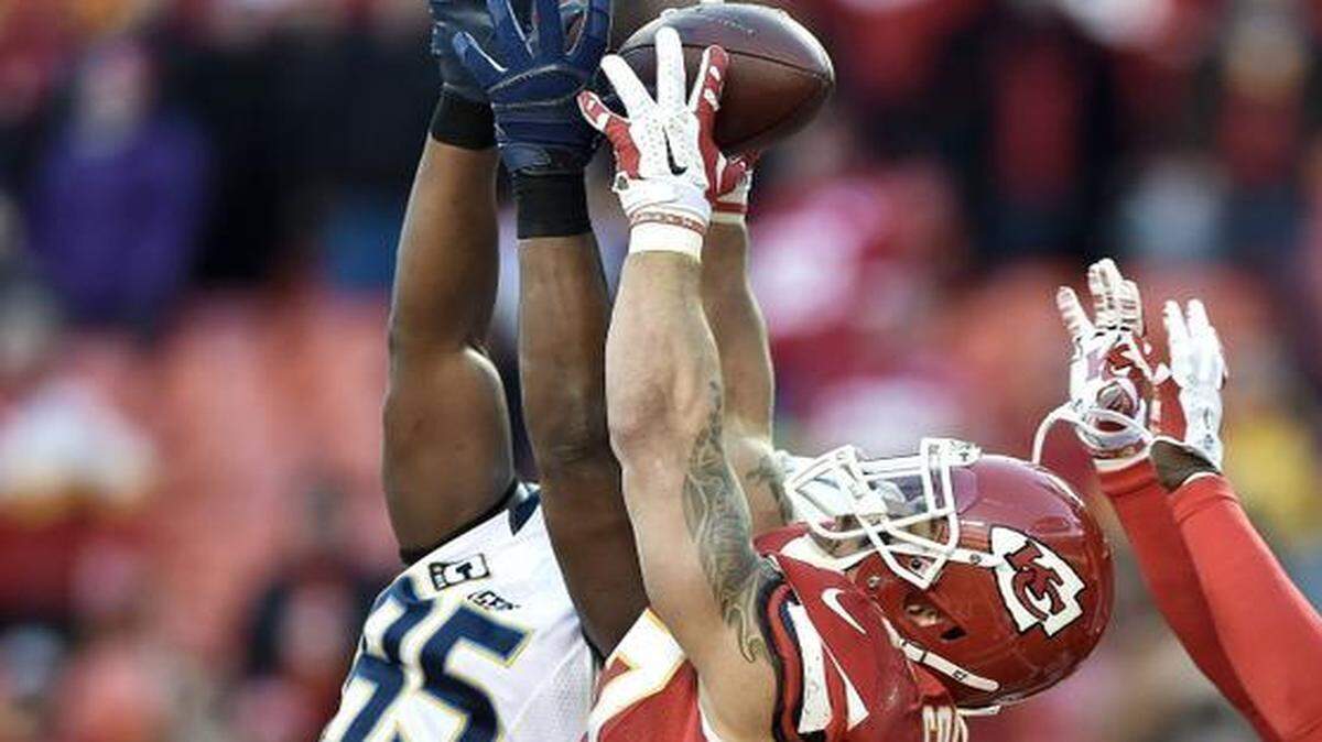 
Kansas City Chiefs defensive back Kurt Coleman intercepted a pass intended for San Diego Chargers tight end Antonio Gates on the last play of the last game of last season.
