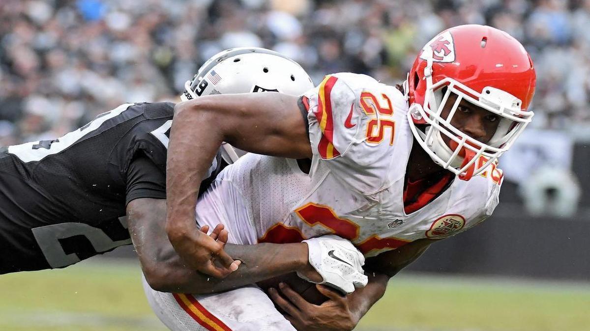 Former Chiefs star Jamaal Charles’ career average of 5.5 yards per carry ranks first among NFL running backs.