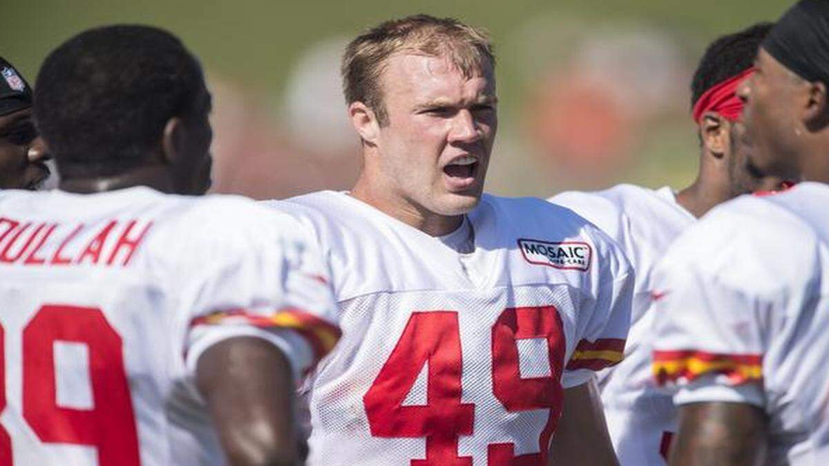
Kansas City Chiefs safety Daniel Sorensen spoke with his fellow safeties during training camp.
