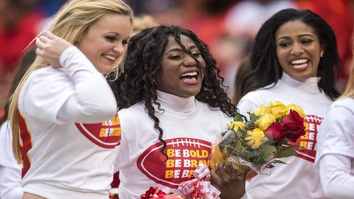 
Sunday’s 31-13 win over Oakland marked the Chiefs’ first since safety Eric Berry left the team in November and was subsequently diagnosed with Hodgkin lymphoma. The Chiefs cheerleaders wore shirts that honored Berry.
