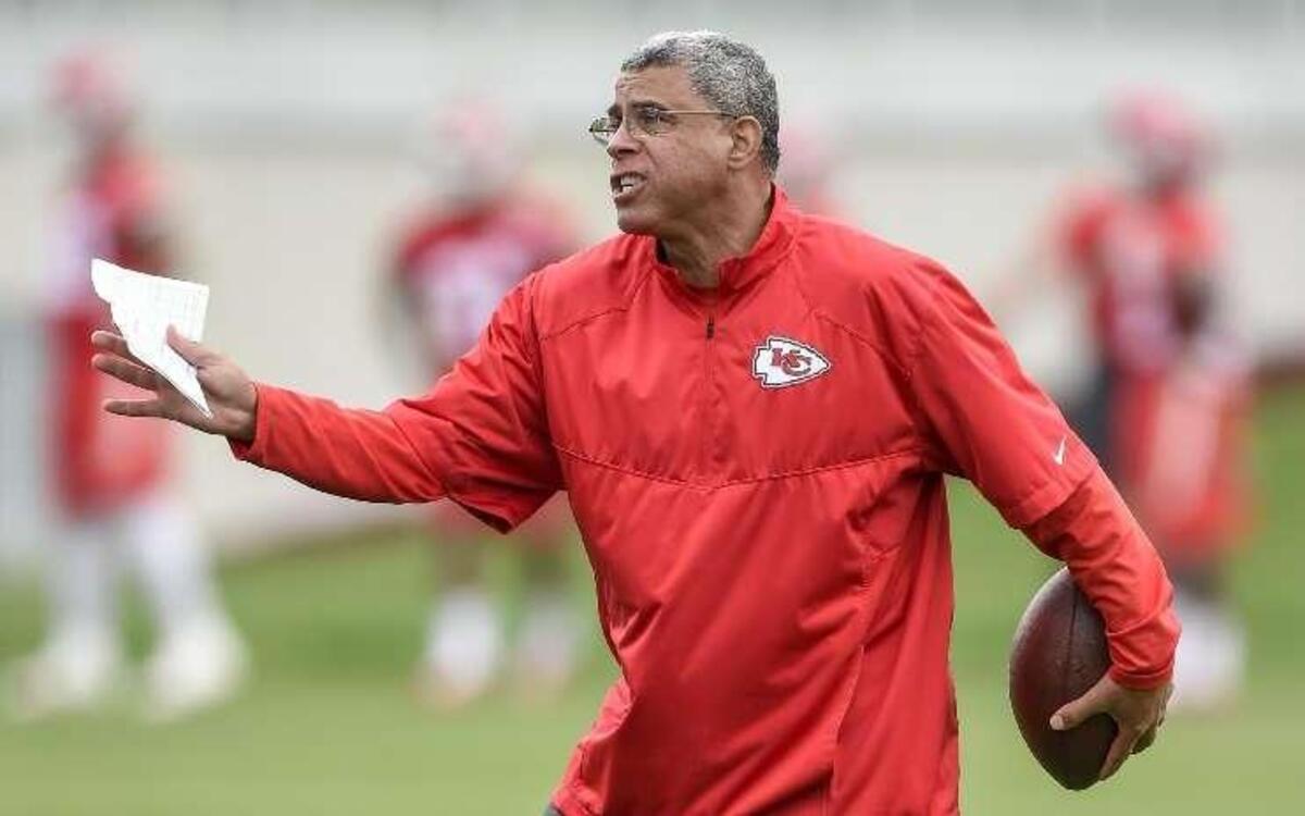 Chiefs receivers coach David Culley is leaving the team to join the Buffalo Bills’ coaching staff, according to sources.