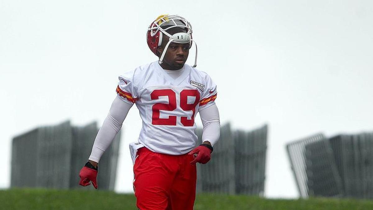 
Chiefs safety Eric Berry made his way to training camp on Wednesday.

